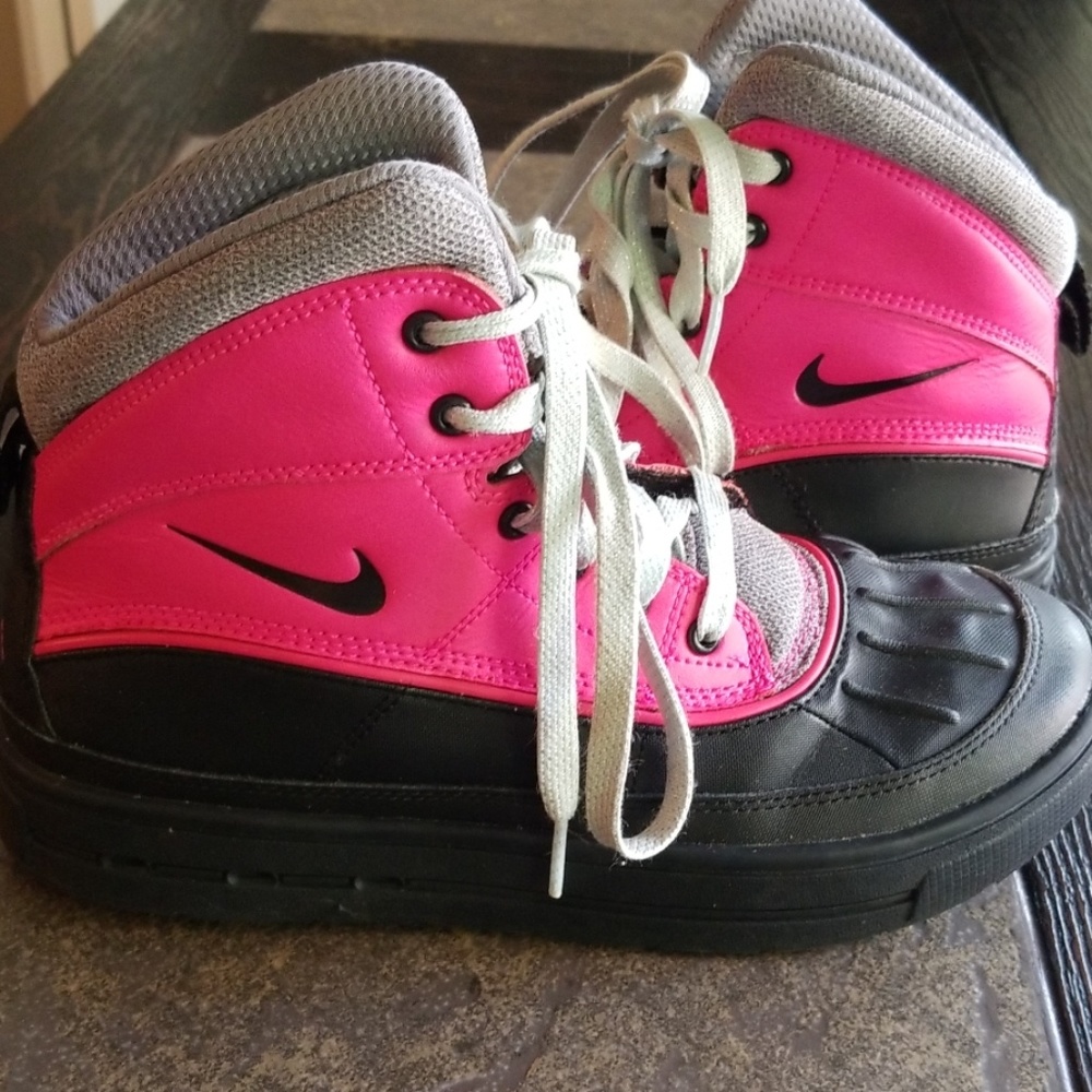 Girls Nike boots
